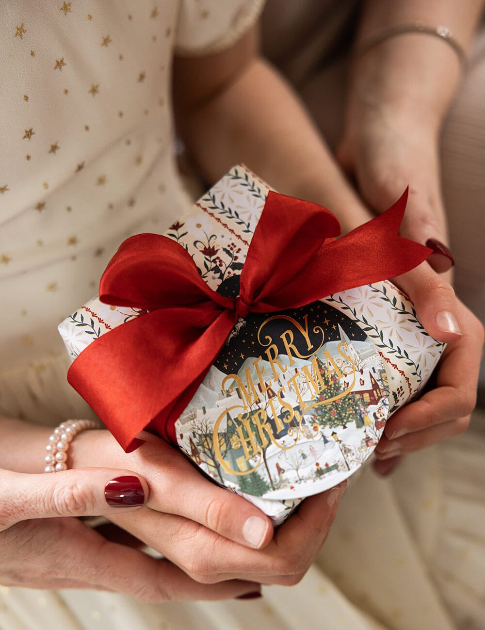 Festive Florals Gift Wrap 3m - Pure Apotheca