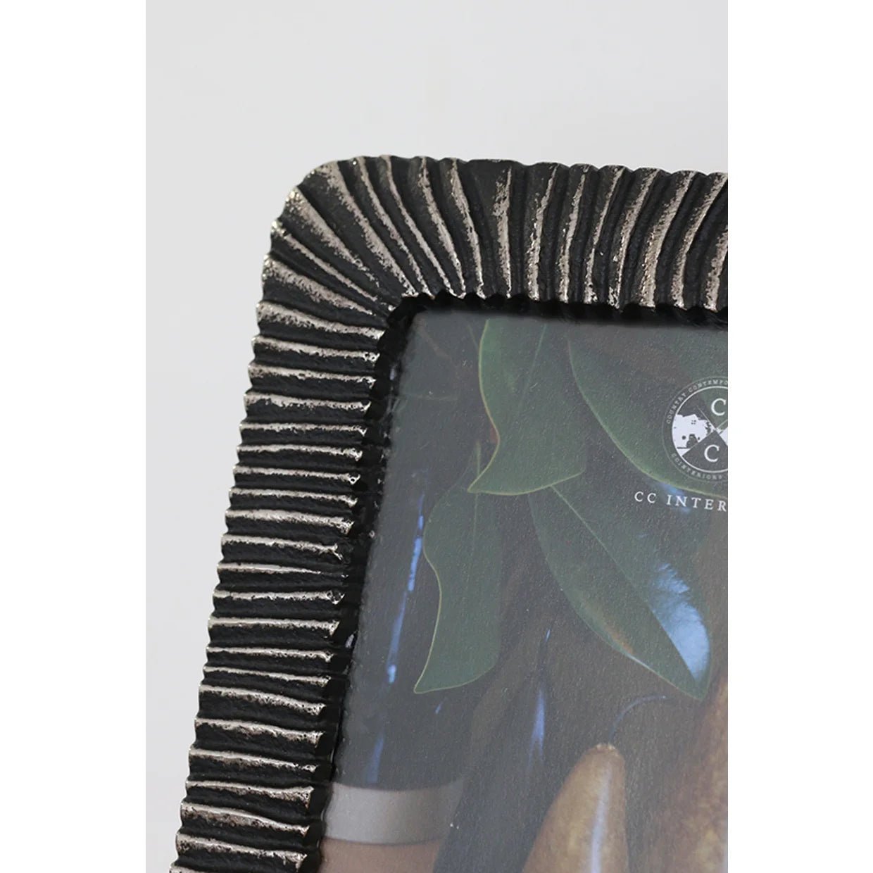 Filette Photo Frame in Bronze Finish 4x6” - Pure Apotheca