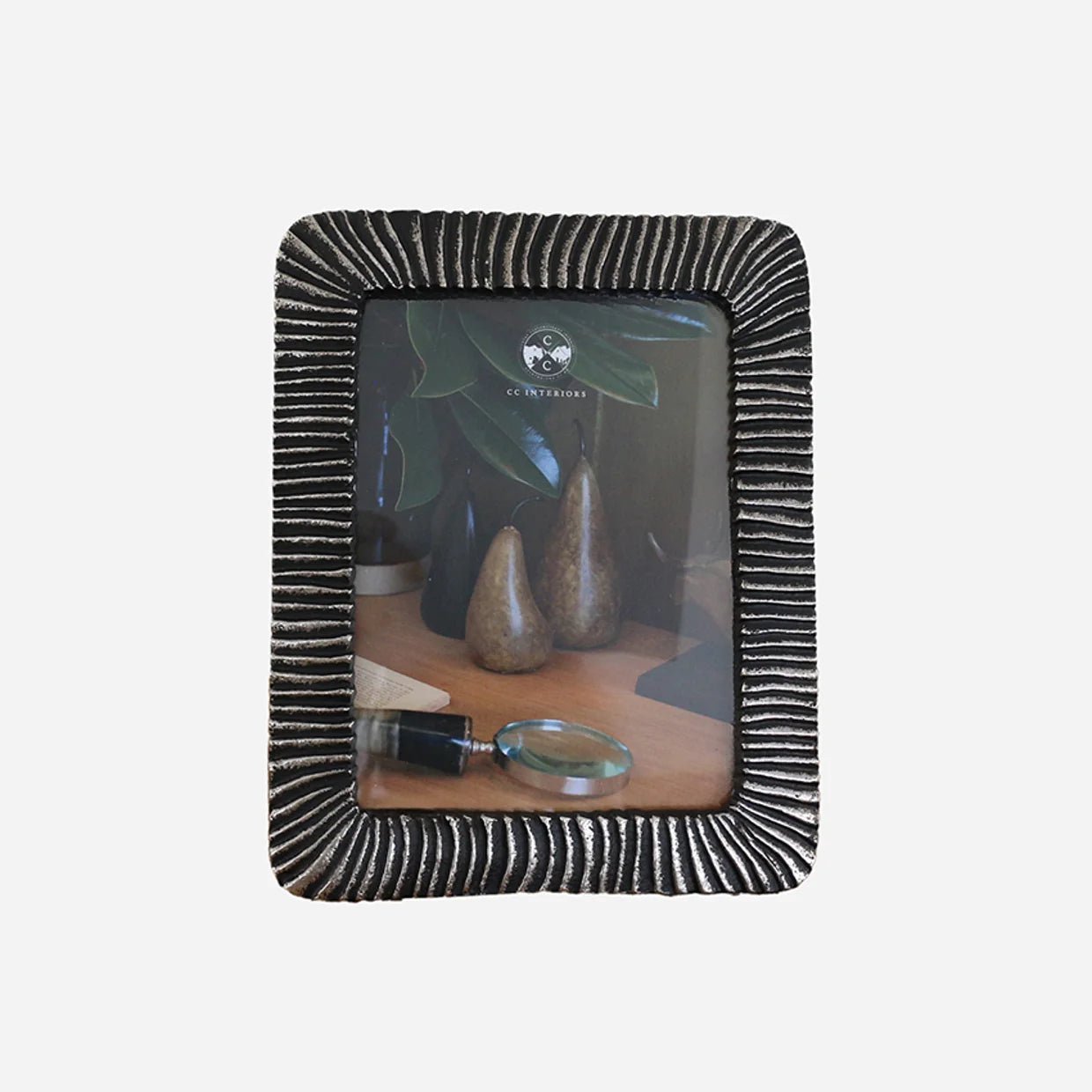 Filette Photoframe in Bronze Finish 5x7” - Pure Apotheca