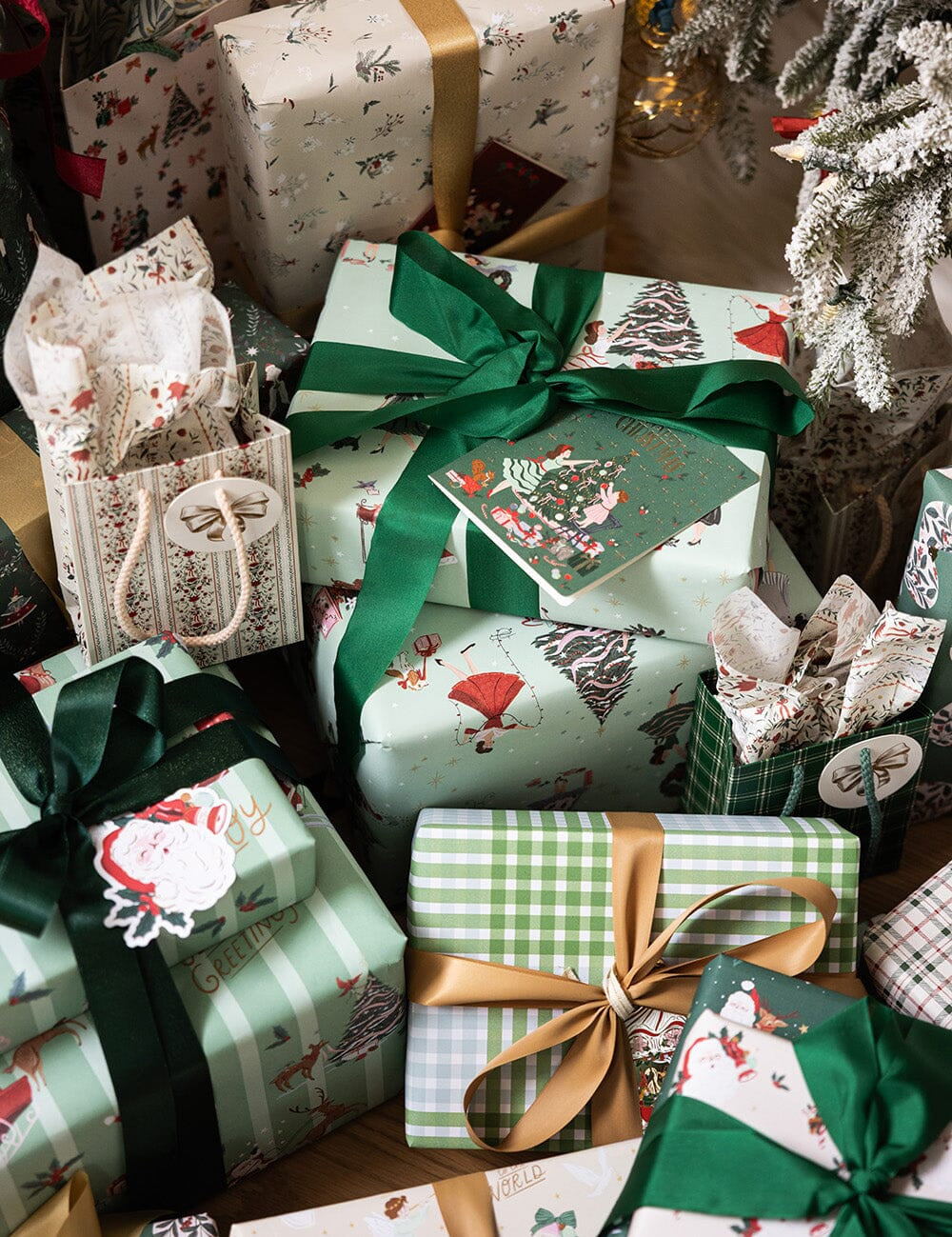 Gift Wrap Roll 3m - Christmas Santas - Pure Apotheca
