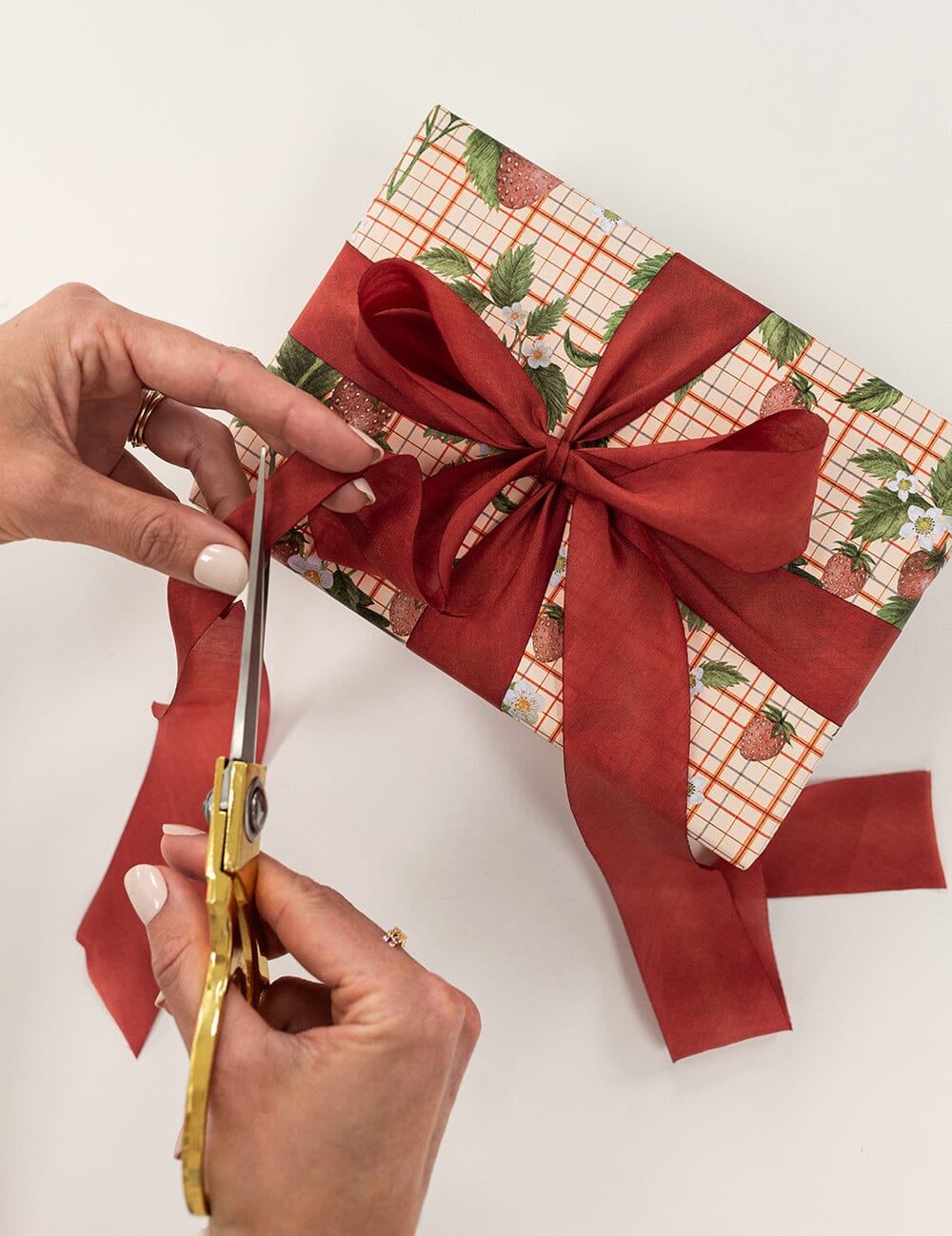 Gift Wrap Roll 3m - Strawberries - Pure Apotheca