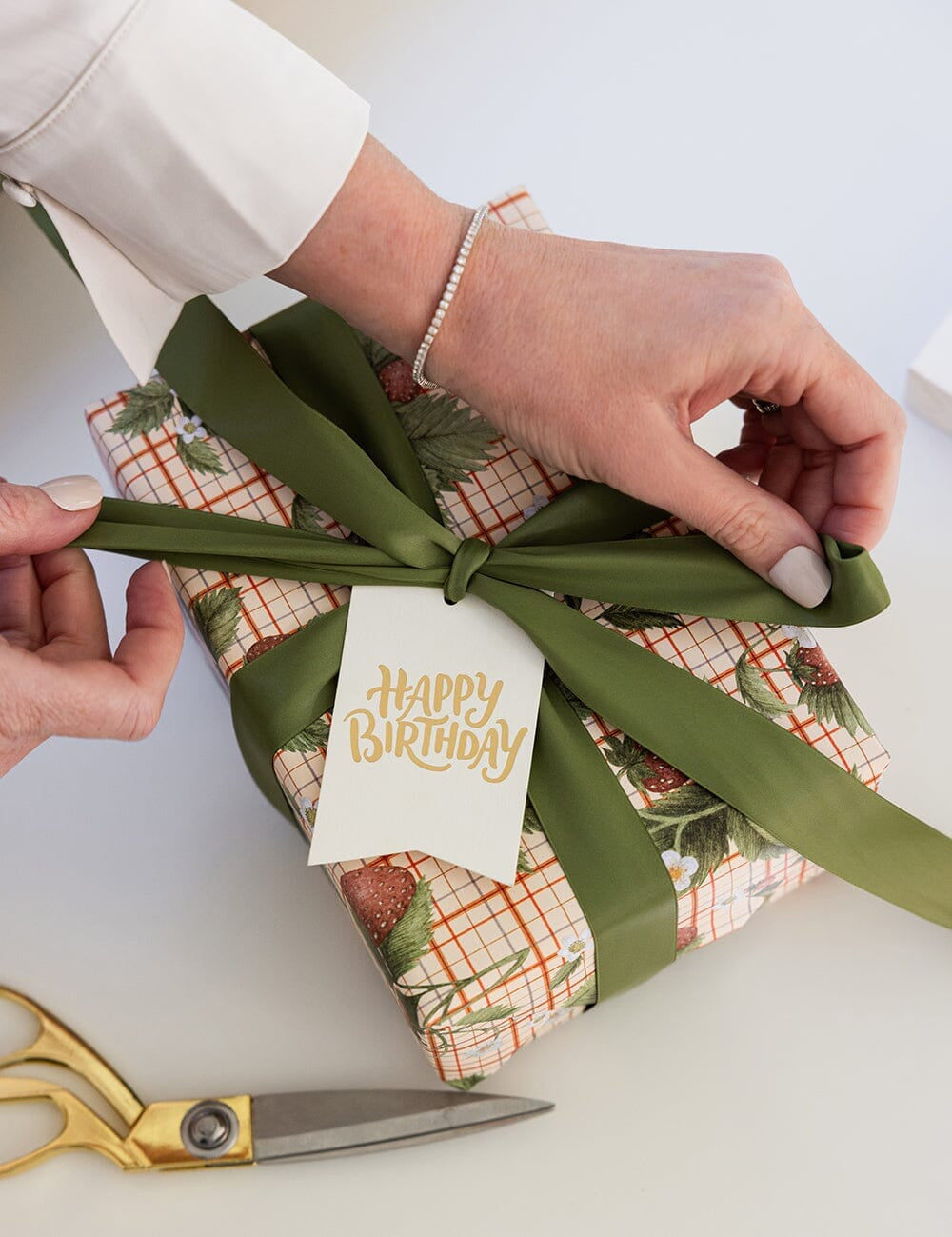 Gift Wrap Roll 3m - Strawberries - Pure Apotheca