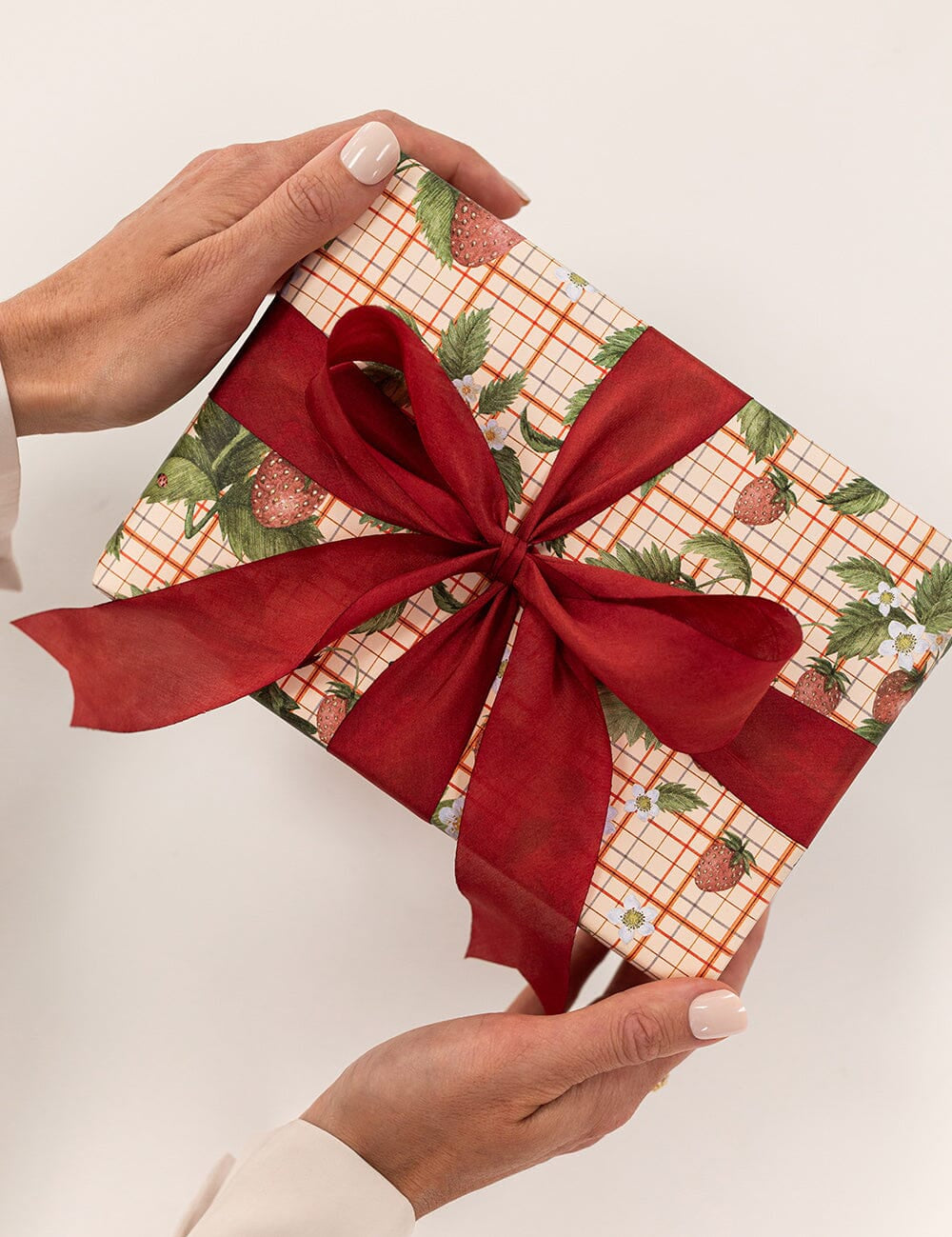 Gift Wrap Roll 3m - Strawberries - Pure Apotheca