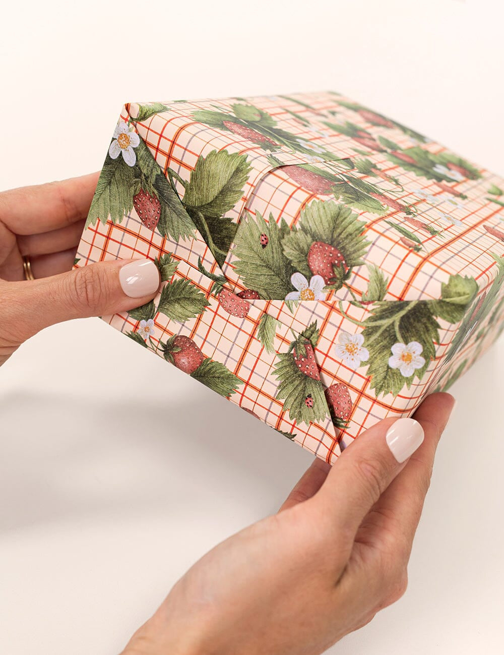 Gift Wrap Roll 3m - Strawberries - Pure Apotheca