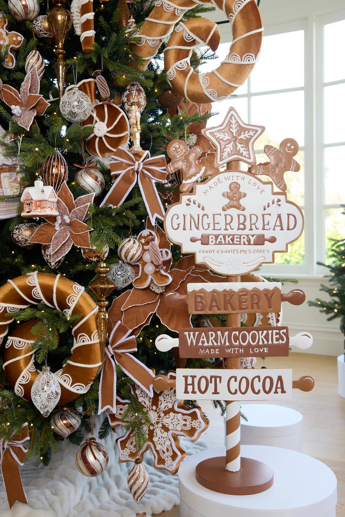INTRICATE LACE GINGERBREAD SNOWFLAKE ORNAMENT - Pure Apotheca