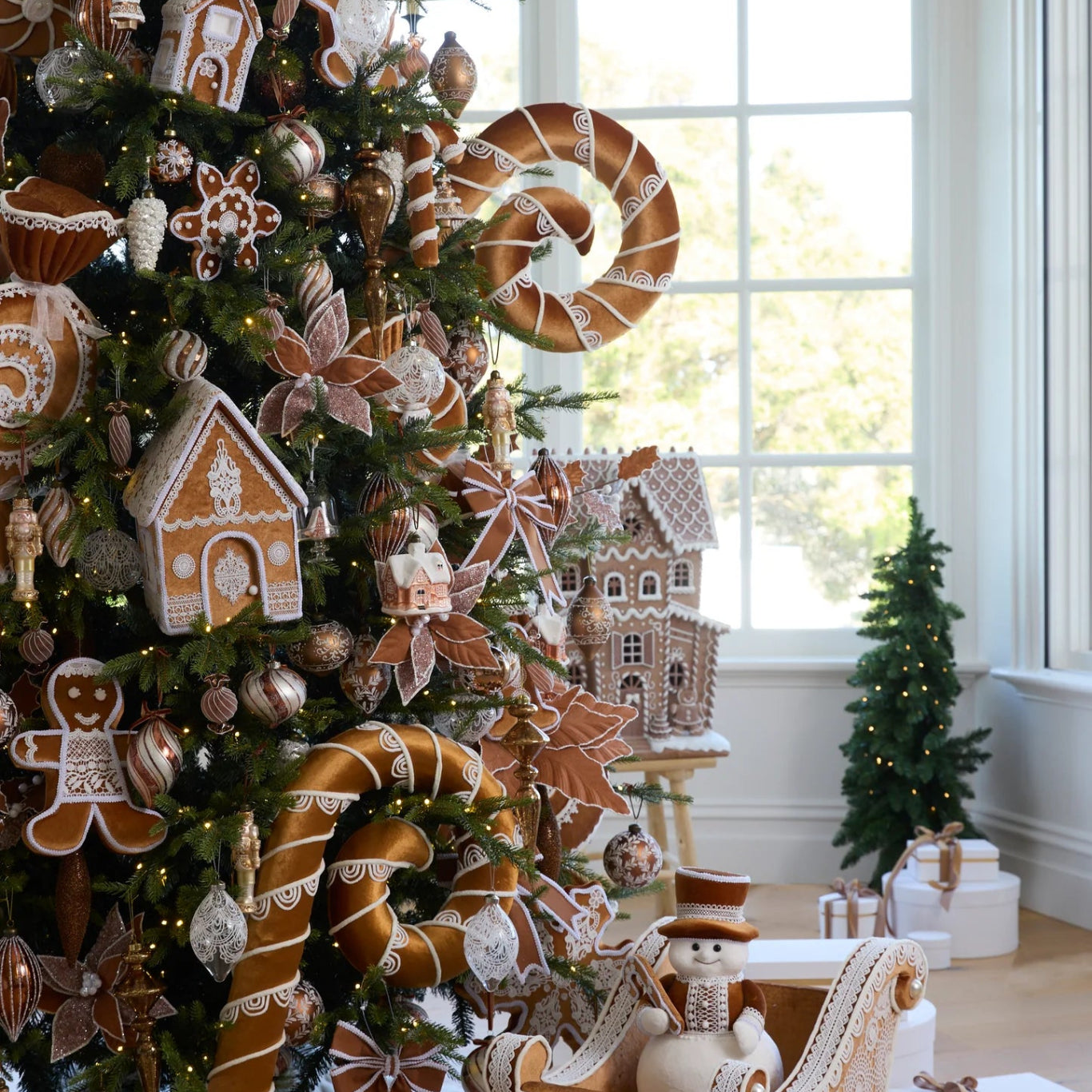 LACE GINGERBREAD GIRL ORNAMENT - Pure Apotheca