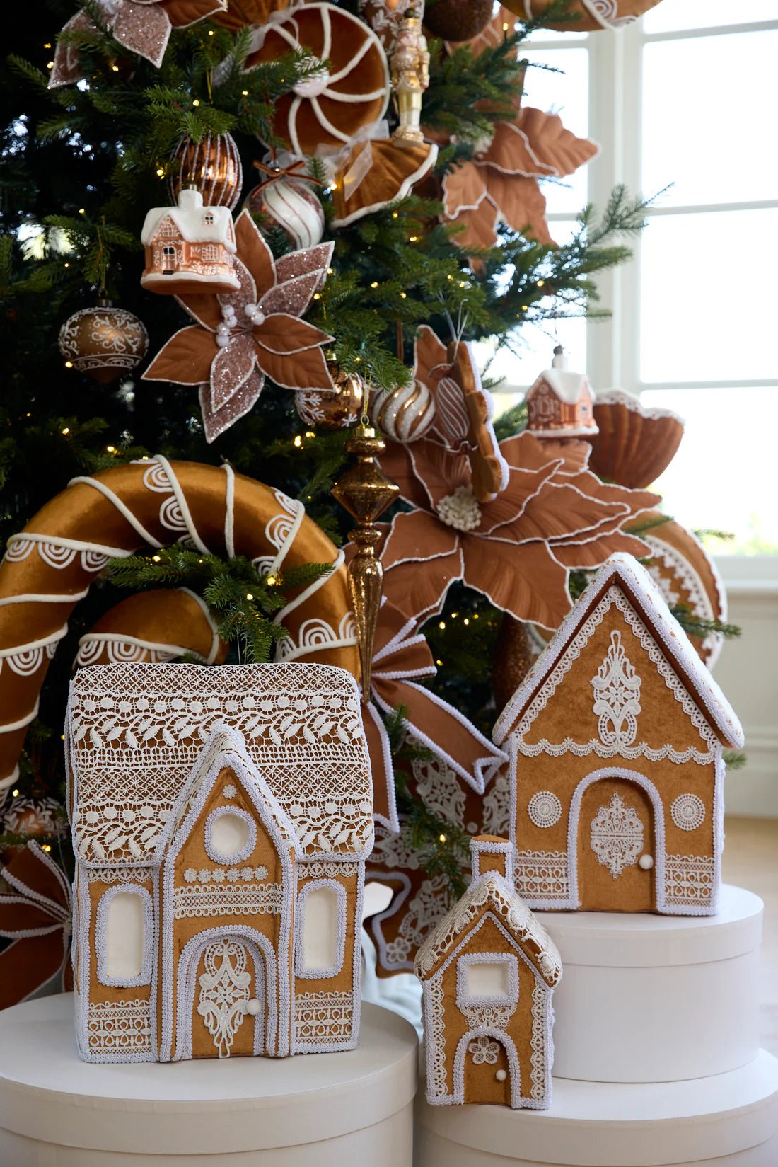 LACE GINGERBREAD HOUSE - Pure Apotheca
