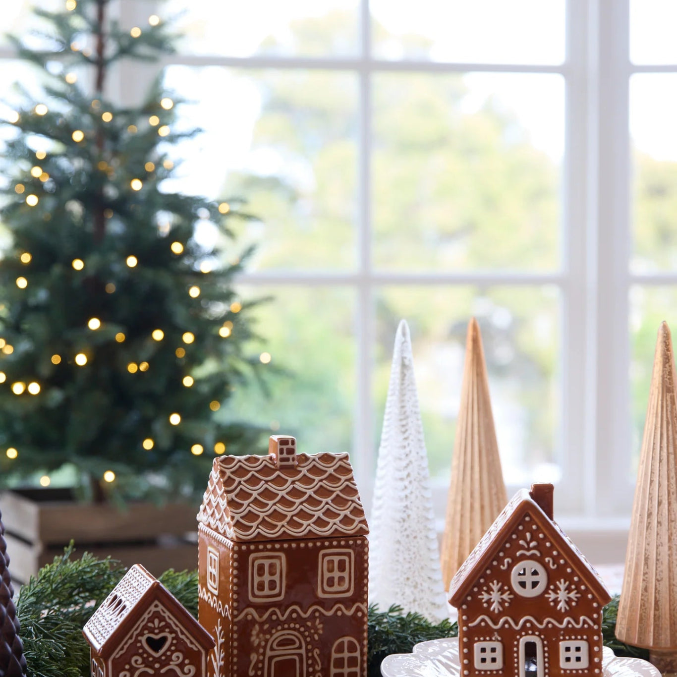LED CERAMIC GINGERBREAD COTTAGE - Pure Apotheca
