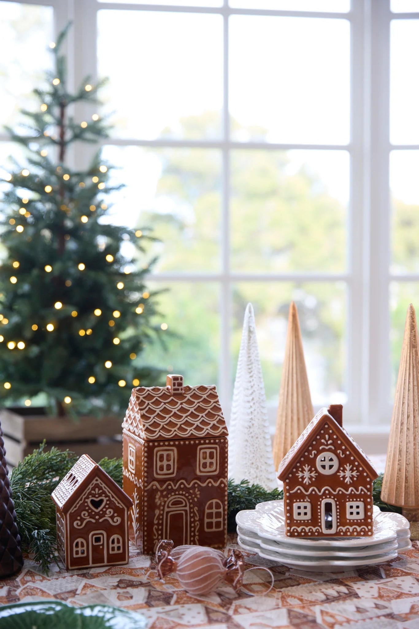 LED CERAMIC GINGERBREAD COTTAGE - Pure Apotheca