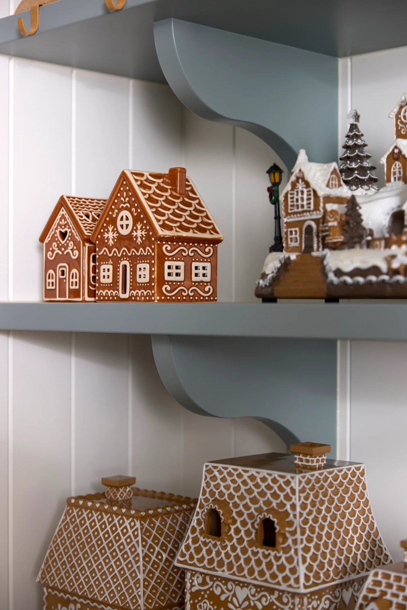 LED CERAMIC GINGERBREAD HOUSE - Pure Apotheca