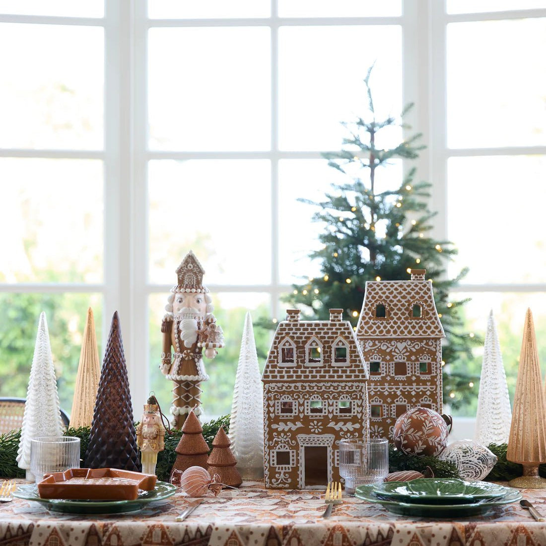 LED INTRICATE PIPED GINGERBREAD TOWNHOUSE - Pure Apotheca
