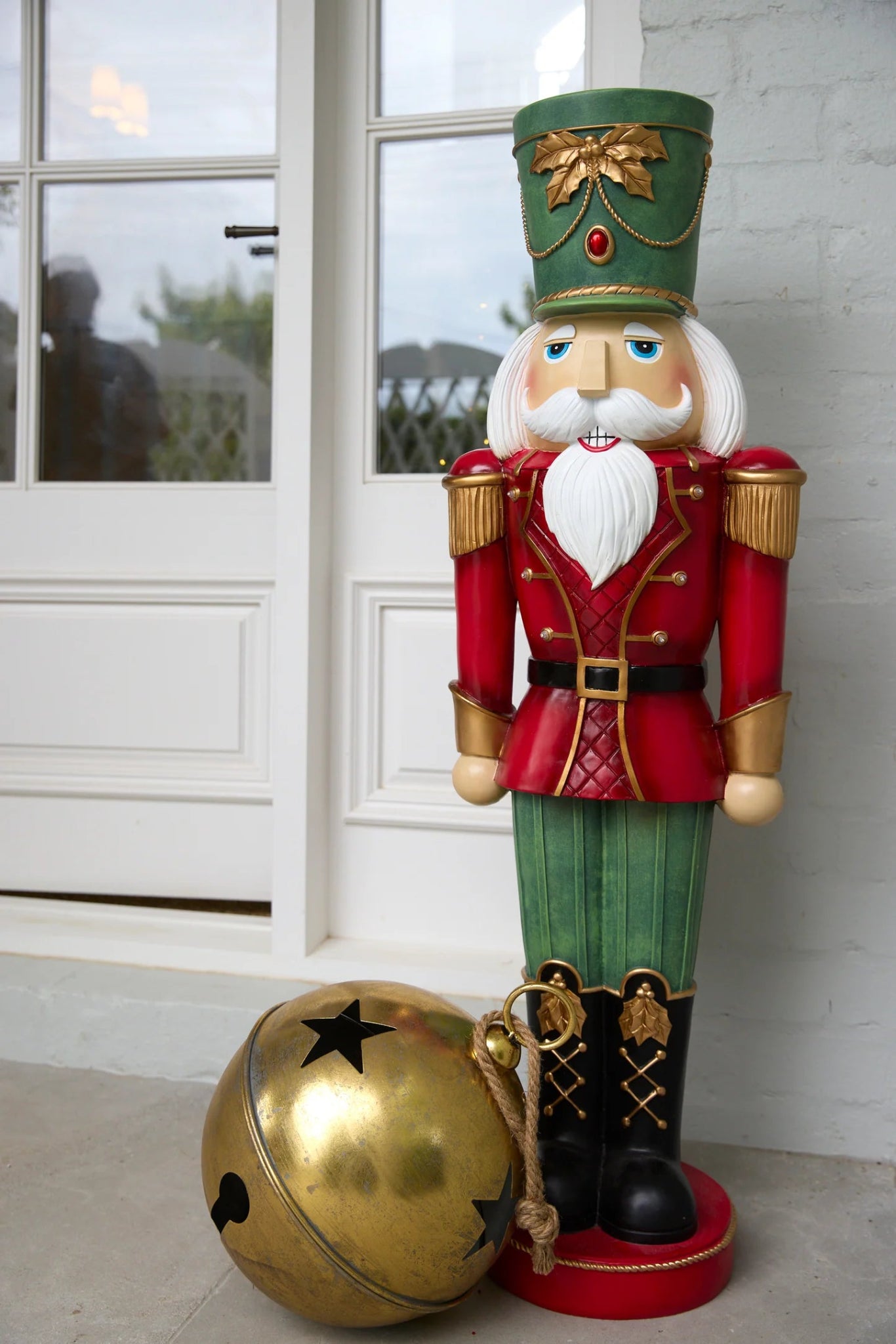 LED TRADITIONAL HOLLY NUTCRACKER - Pure Apotheca