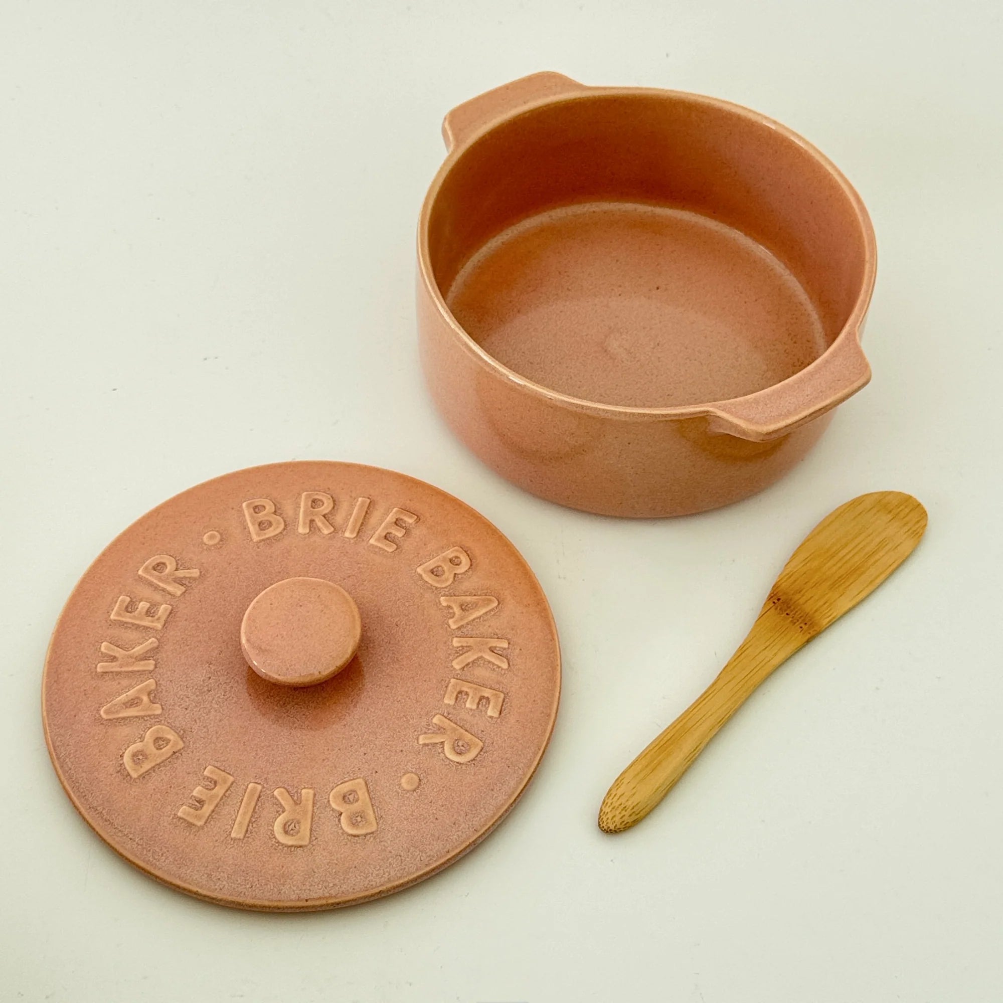 Loire Ceramic Brie Baker 13.5x16x7.5cm Rosa - Pure Apotheca