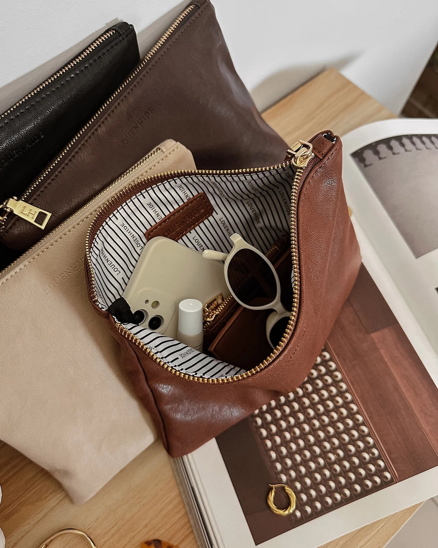 Louie Pouch Saddle Chocolate - Pure Apotheca