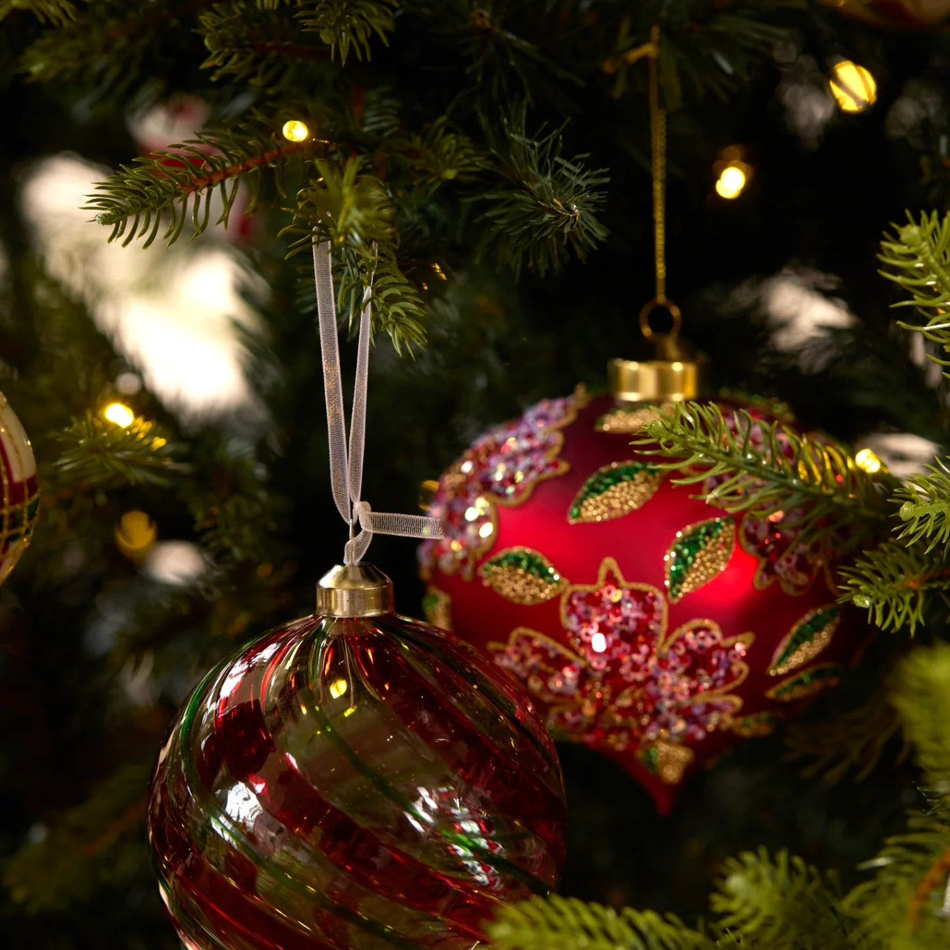 MATTE BEADED POINSETTIA ONION BAUBLE - Pure Apotheca