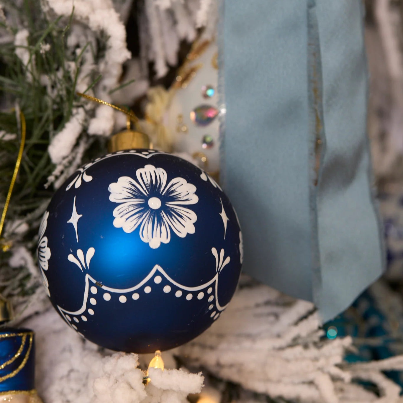 MATTE DARK BLUE AND WHITE WEDGEWOOD BAUBLE - Pure Apotheca