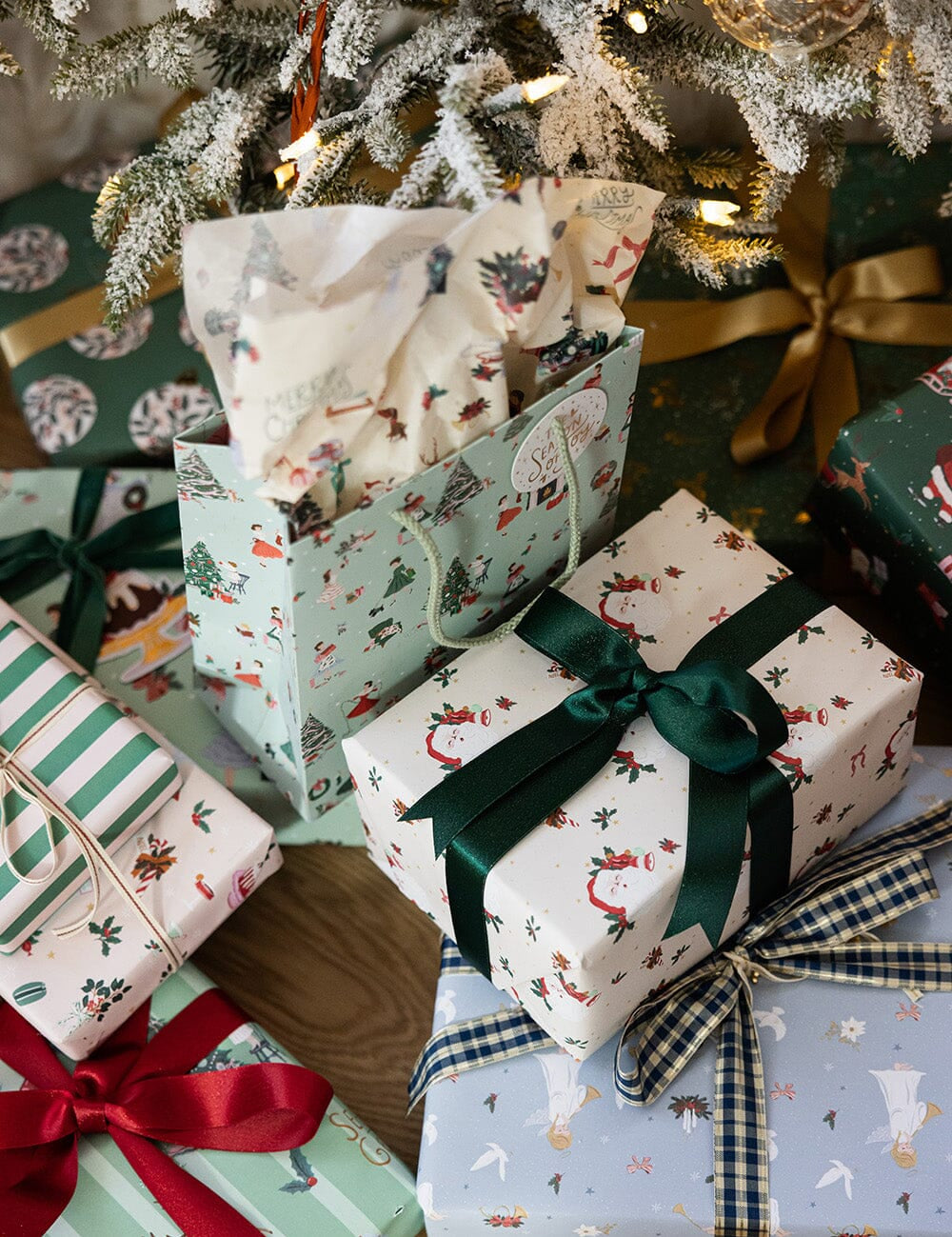 Medium Gift Bag - Christmas Ladies - Pure Apotheca