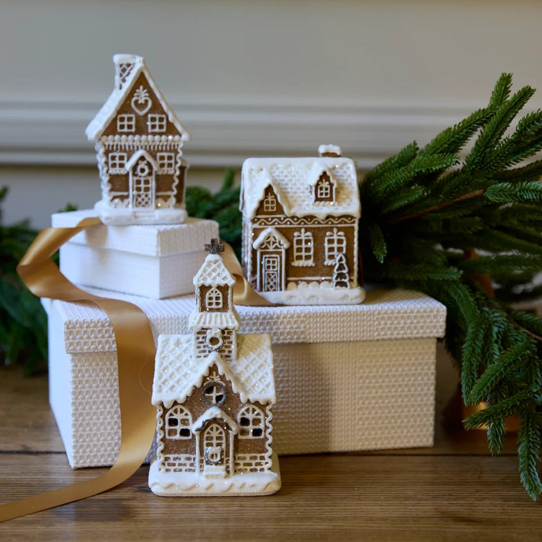 MINI PIPED GINGERBREAD HOUSE WITH CHIMNEY - Pure Apotheca