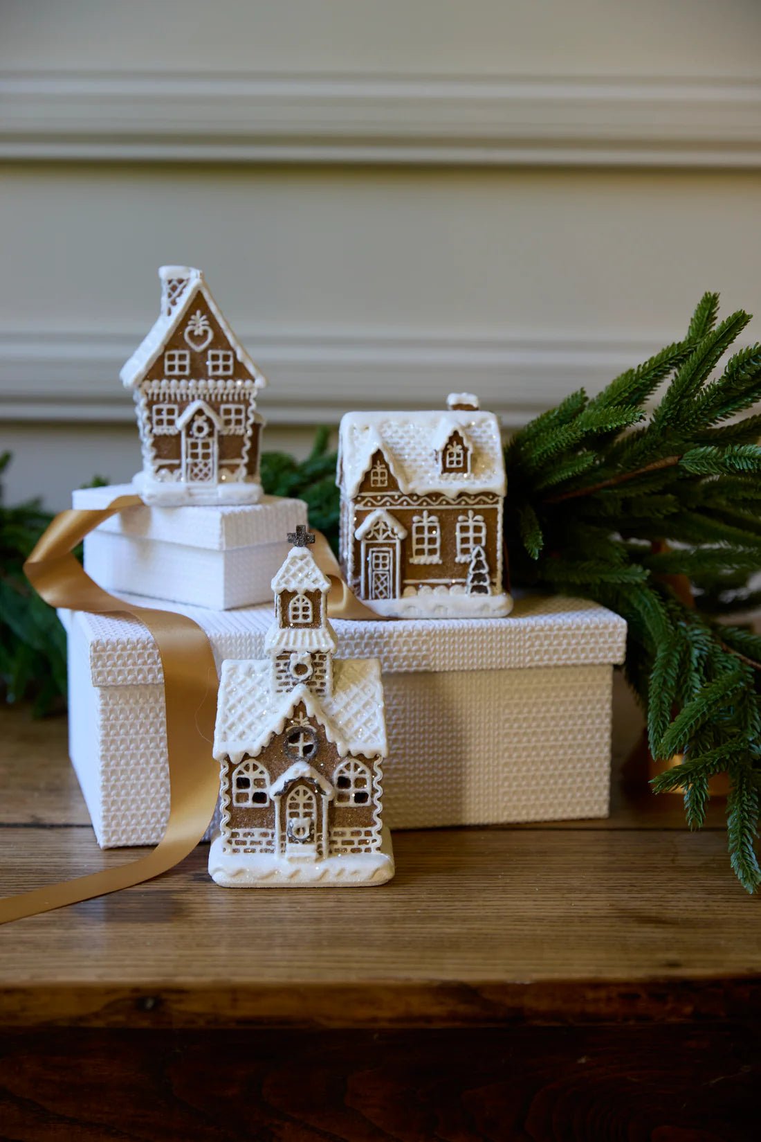 MINI PIPED GINGERBREAD HOUSE WITH CHIMNEY - Pure Apotheca