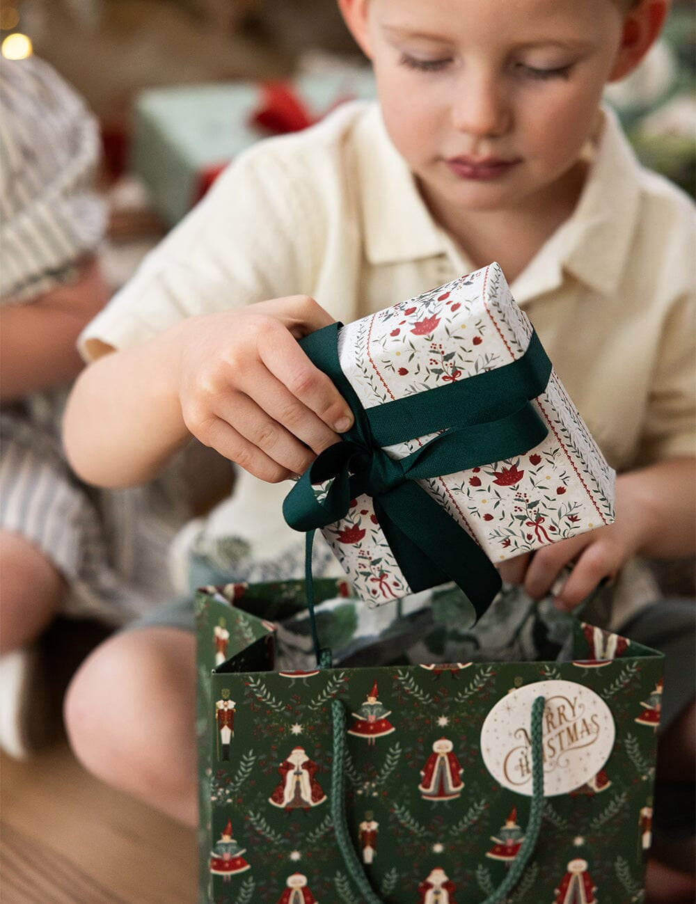 Mr & Mrs Claus Medium Gift Bag - Pure Apotheca