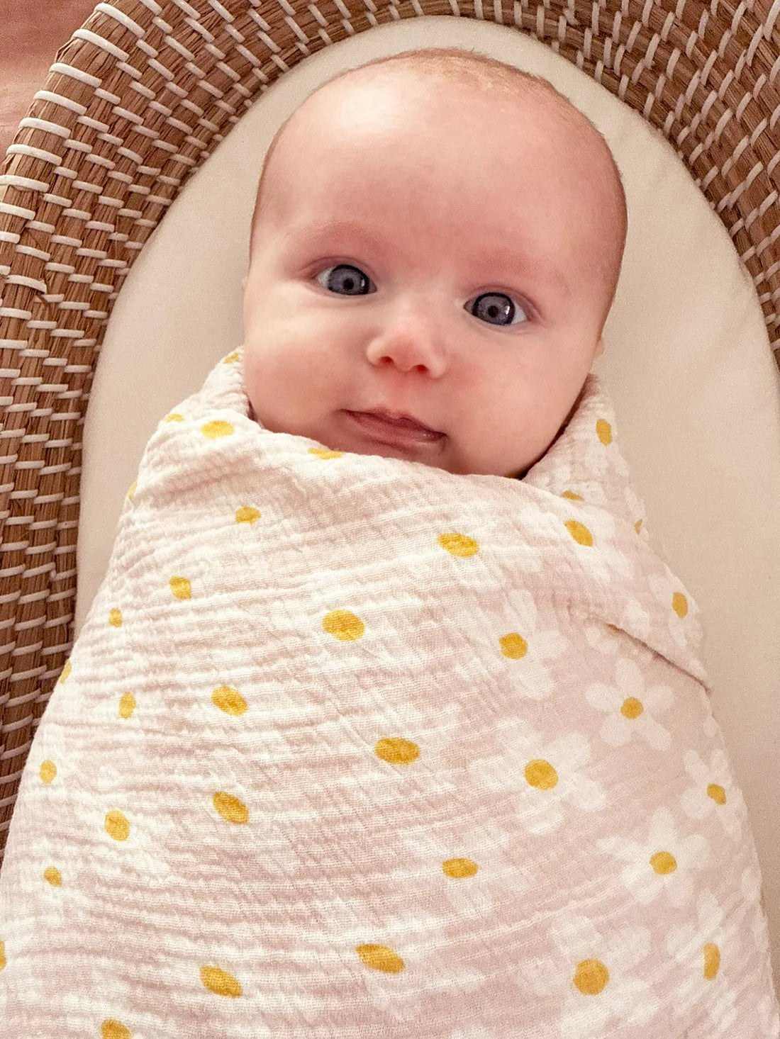 Muslin Swaddle Large Daisies - Pure Apotheca