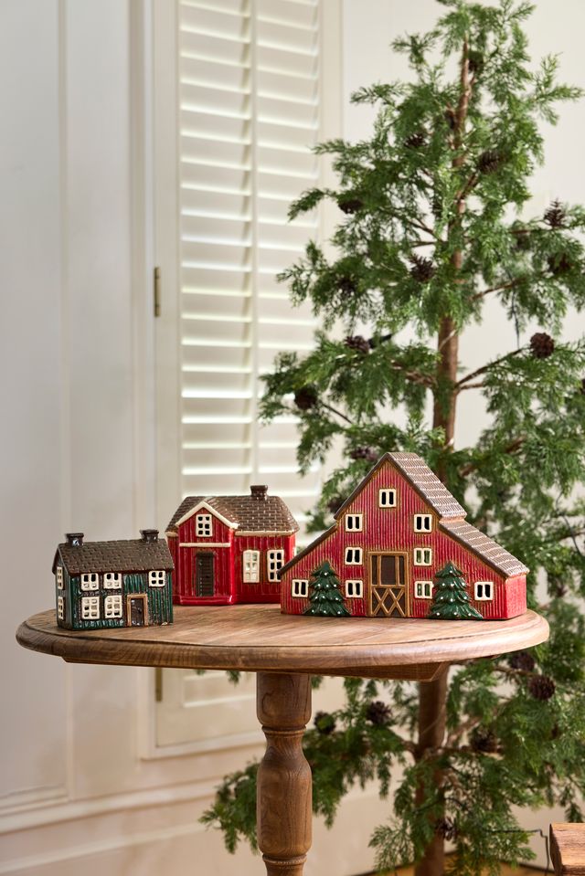 Nordgard Stable with Wreath - Pure Apotheca