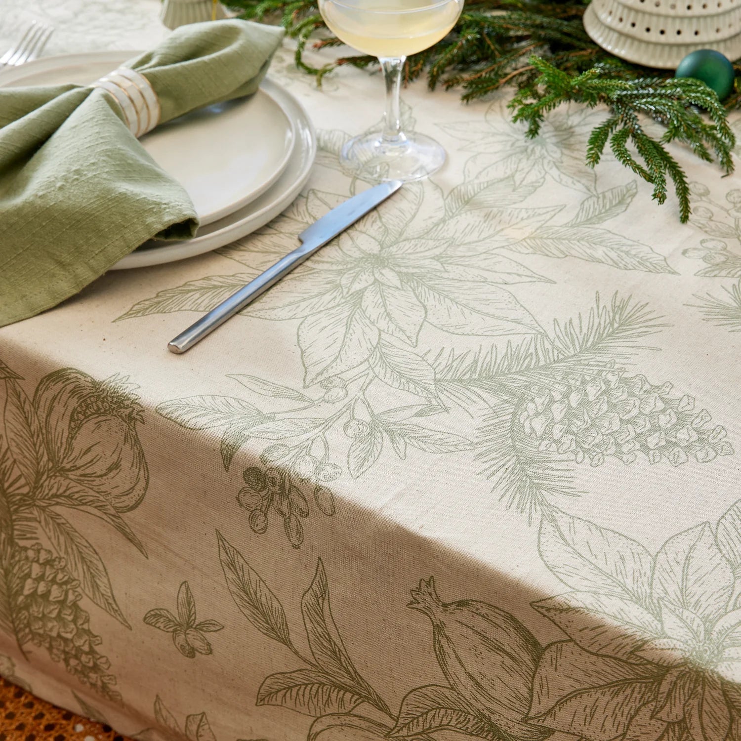 POINSETTIA OLIVE/FLAX TABLE RUNNER 35X140CM - Pure Apotheca