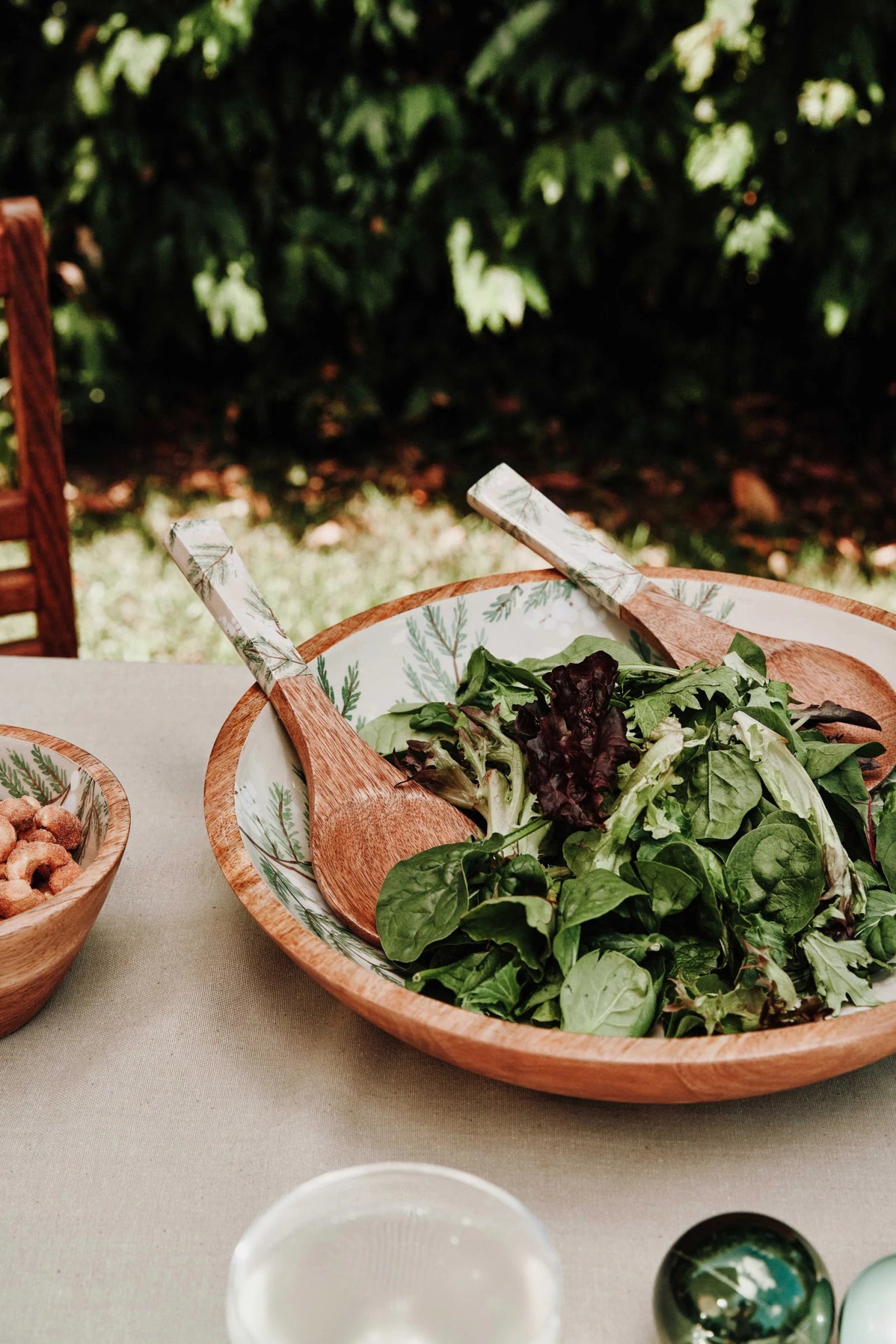 SNOWBERRY SALAD BOWL 35X7.5CM - Pure Apotheca