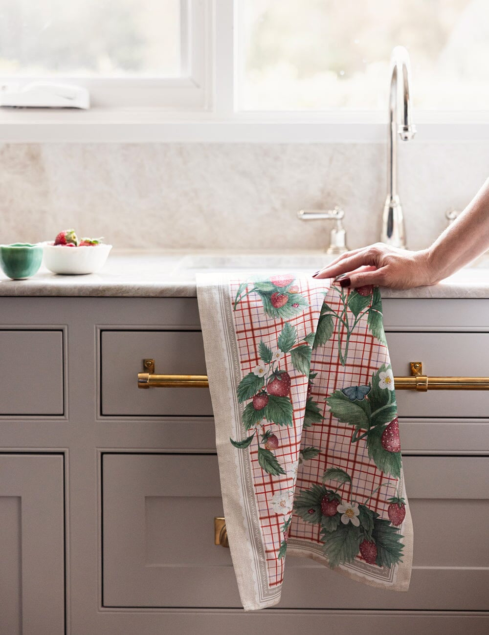 Strawberries Linen Tea Towel - Pure Apotheca