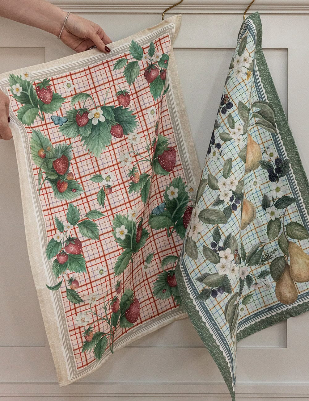 Strawberries Linen Tea Towel - Pure Apotheca