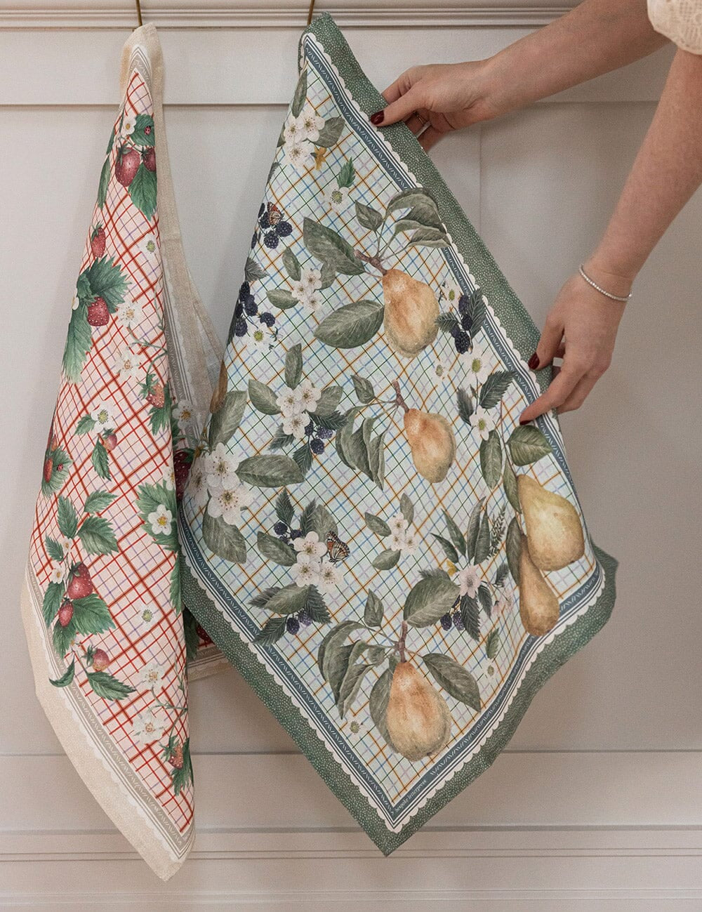 Strawberries Linen Tea Towel - Pure Apotheca
