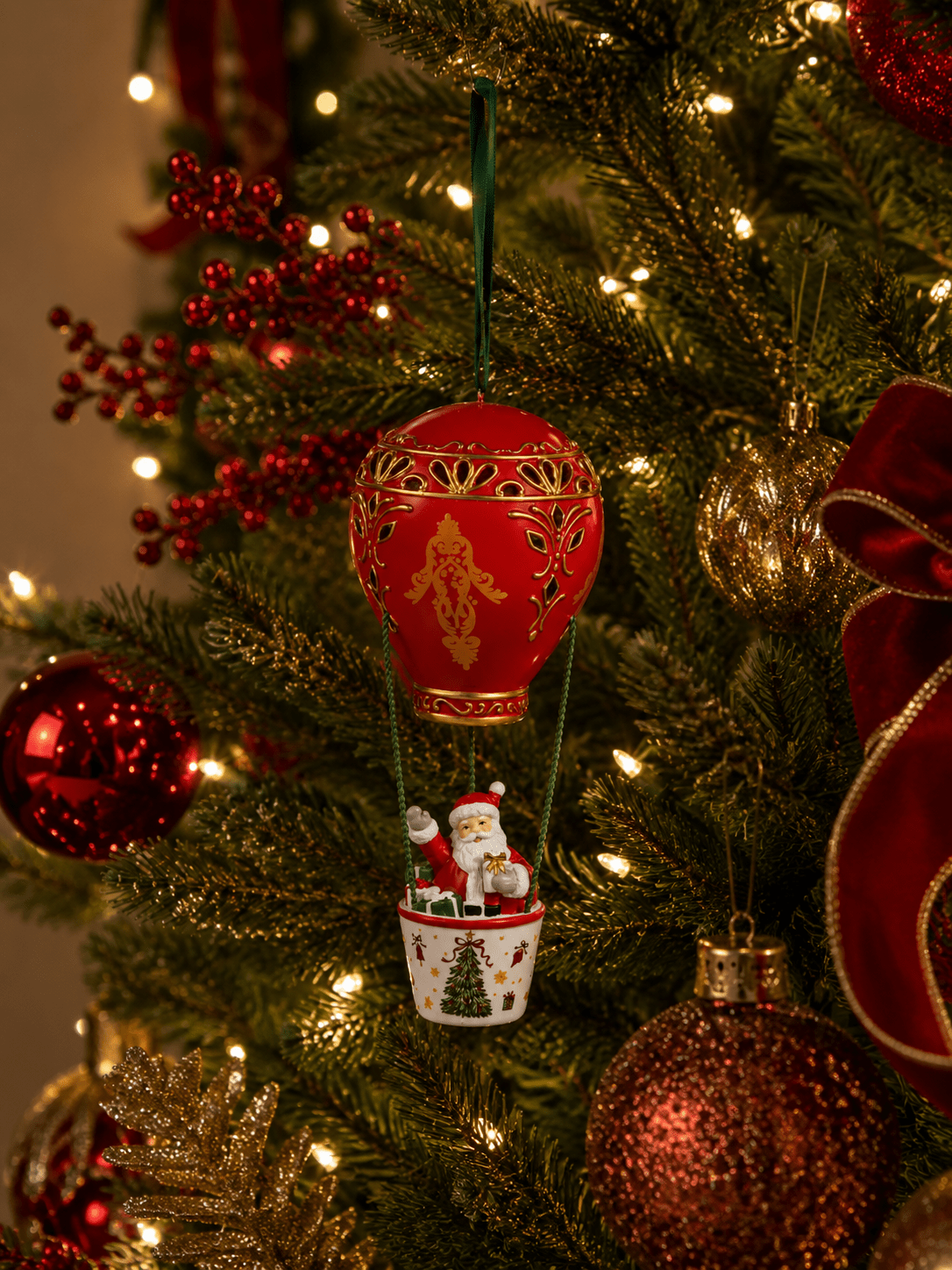 Traditional Red Santa in Hot Air Balloon Hanging 23cm - Pure Apotheca