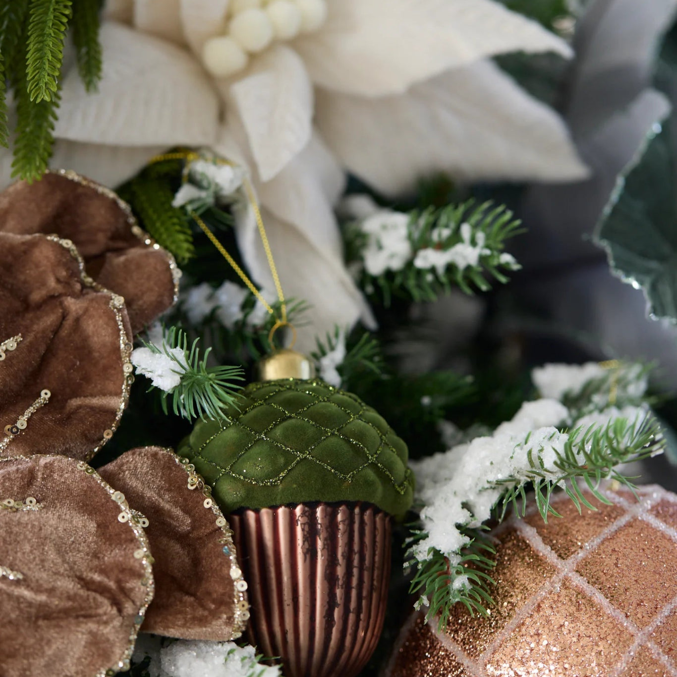 VELVET TOPPED ACORN BAUBLE - Pure Apotheca