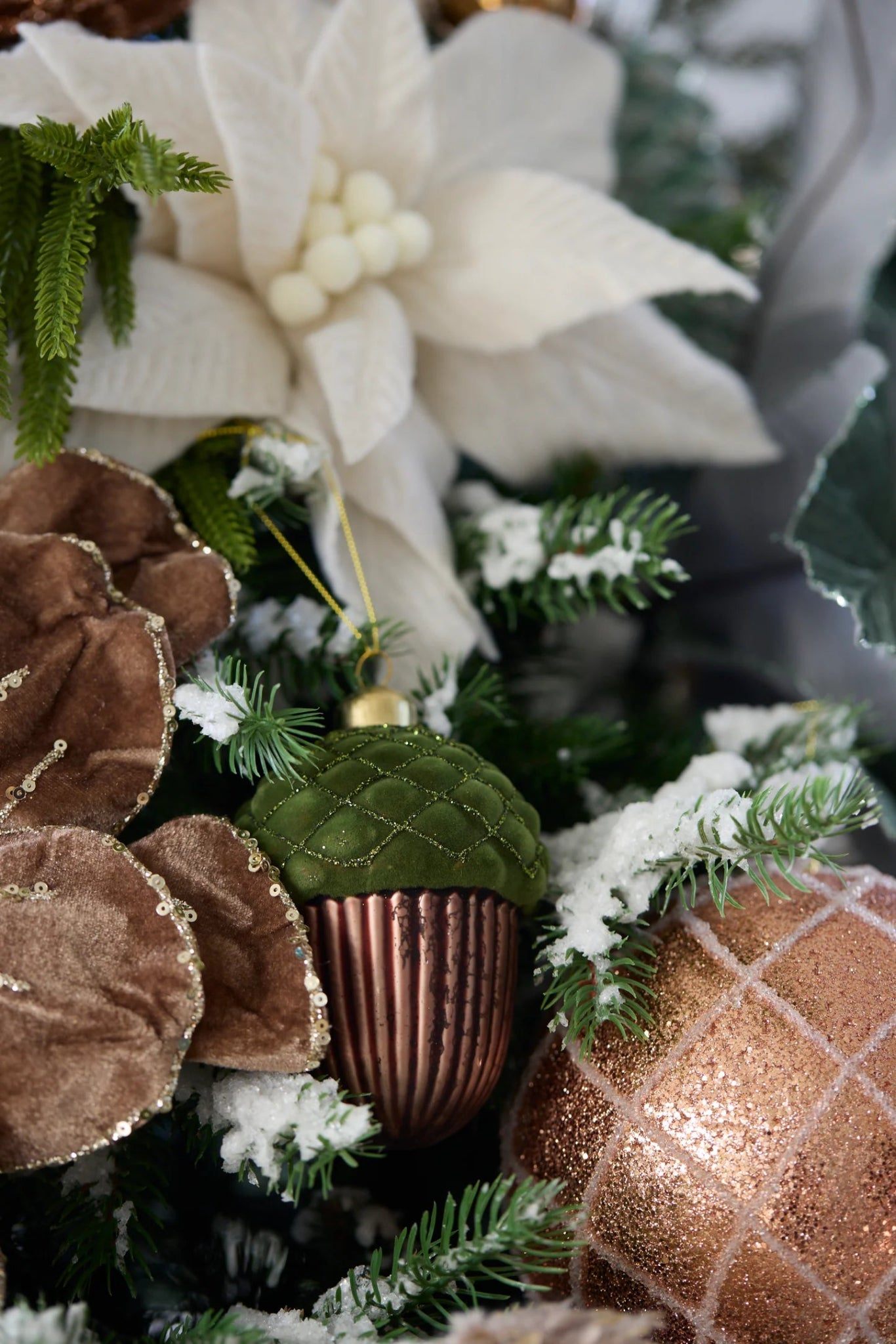 VELVET TOPPED ACORN BAUBLE - Pure Apotheca