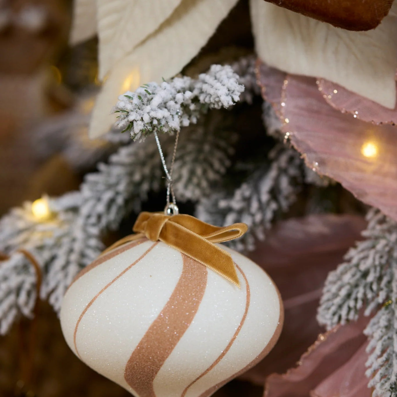 WHITE GINGERBREAD SWIRL ONION BAUBLE - Pure Apotheca