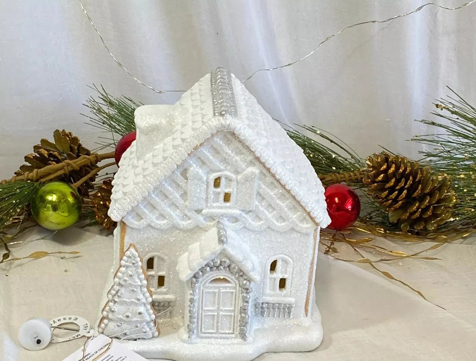 WHITE LED 2 GINGERBREAD HOUSE - Pure Apotheca